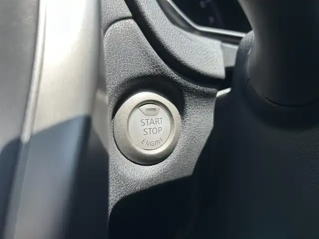 日産 ノート X 静岡県 2016(平28)年 1.6万km ブリリアントホワイトパール 純正ナビ/(AM/FM/CD/BT/iPod/AUX)/フルセグTV/エマージェンシーブレーキ/プッシュスタート/スマートキー/スペアキー×1/純正フロアマット/保証書/取扱説明書