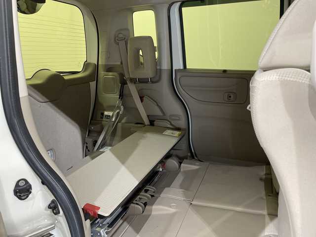 ホンダ Ｎ ＢＯＸ ＋ G Lパッケージ 愛媛県 2017(平29)年 5万km プレミアムホワイトパールⅡ 純正ナビ/ワンセグ／ＣＤ／ＵＳＢ/バックカメラ/ＥＴＣ/片側パワースライドドア/福祉車両/車いす仕様車/スマートキー