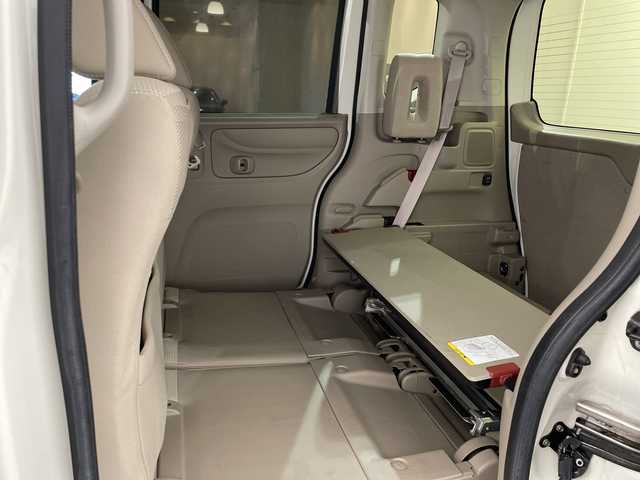 ホンダ Ｎ ＢＯＸ ＋ G Lパッケージ 愛媛県 2017(平29)年 5万km プレミアムホワイトパールⅡ 純正ナビ/ワンセグ／ＣＤ／ＵＳＢ/バックカメラ/ＥＴＣ/片側パワースライドドア/福祉車両/車いす仕様車/スマートキー