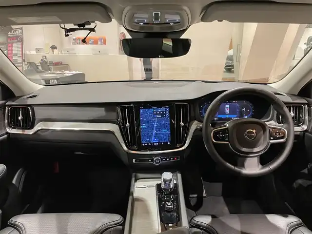 ボルボ ボルボ Ｖ６０ クロスカントリー アルティメット B5 AWD 道央・札幌 2024(令6)年 0.2万km オニキスブラックP メタリックペイント/電動パノラマガラスサンルーフ/Googleナビ/USB/BT/パークアシスト/ワイヤレスチャージング/ヘッドアップディスプレイ/ナッパレザーシート/シートヒーター/シートベンチレーション/ステアリングヒーター/harman/kardonサラウンド/4ゾーンエアコン/パワーテールゲート