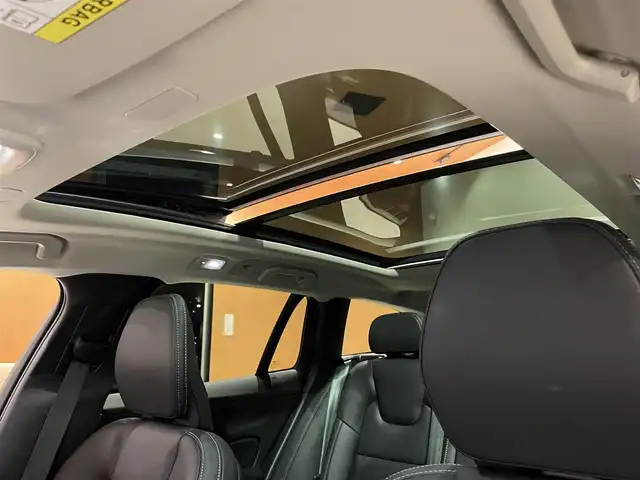 ボルボ ボルボ Ｖ６０ クロスカントリー アルティメット B5 AWD 道央・札幌 2024(令6)年 0.2万km オニキスブラックP メタリックペイント/電動パノラマガラスサンルーフ/Googleナビ/USB/BT/パークアシスト/ワイヤレスチャージング/ヘッドアップディスプレイ/ナッパレザーシート/シートヒーター/シートベンチレーション/ステアリングヒーター/harman/kardonサラウンド/4ゾーンエアコン/パワーテールゲート