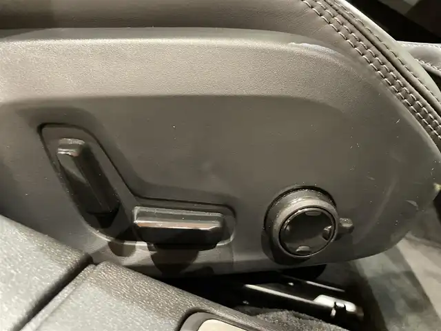 ボルボ ボルボ Ｖ６０ クロスカントリー アルティメット B5 AWD 道央・札幌 2024(令6)年 0.2万km オニキスブラックP メタリックペイント/電動パノラマガラスサンルーフ/Googleナビ/USB/BT/パークアシスト/ワイヤレスチャージング/ヘッドアップディスプレイ/ナッパレザーシート/シートヒーター/シートベンチレーション/ステアリングヒーター/harman/kardonサラウンド/4ゾーンエアコン/パワーテールゲート