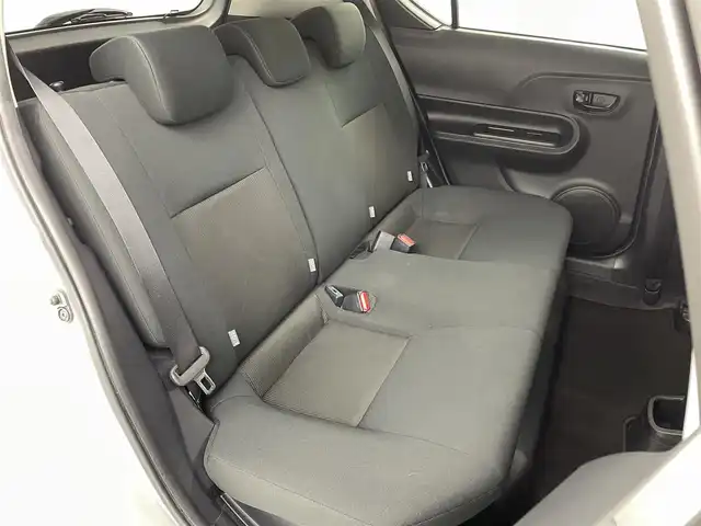 トヨタ アクア 福島県 2018(平30)年 2.1万km シルバーM ワンオーナー　/トヨタセーフティーセンス　/・PCS/・車線逸脱警報/・オートハイビーム/純正メモリナビゲーション　/ＥＴＣ　/バックカメラ　/革巻きステアリング　/・チルトステアリング　/プッシュスタート　/・スマートキー　/・スペアキー　/ＬＥＤライト　/・オートライト/・フォグライト/取扱説明書/・保証書/純正フロアマット/・ドアバイザー