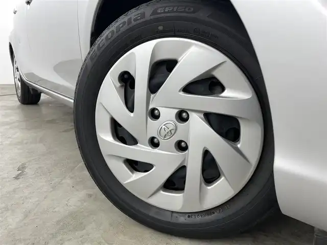 トヨタ アクア 福島県 2018(平30)年 2.1万km シルバーM ワンオーナー　/トヨタセーフティーセンス　/・PCS/・車線逸脱警報/・オートハイビーム/純正メモリナビゲーション　/ＥＴＣ　/バックカメラ　/革巻きステアリング　/・チルトステアリング　/プッシュスタート　/・スマートキー　/・スペアキー　/ＬＥＤライト　/・オートライト/・フォグライト/取扱説明書/・保証書/純正フロアマット/・ドアバイザー