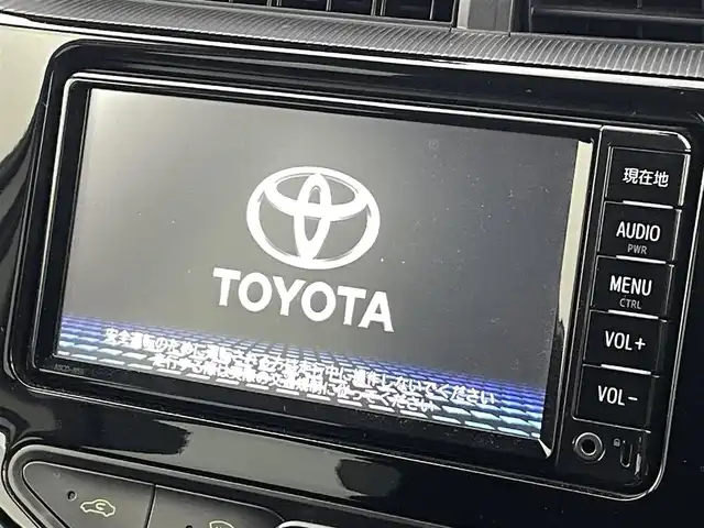 トヨタ アクア 福島県 2018(平30)年 2.1万km シルバーM ワンオーナー　/トヨタセーフティーセンス　/・PCS/・車線逸脱警報/・オートハイビーム/純正メモリナビゲーション　/ＥＴＣ　/バックカメラ　/革巻きステアリング　/・チルトステアリング　/プッシュスタート　/・スマートキー　/・スペアキー　/ＬＥＤライト　/・オートライト/・フォグライト/取扱説明書/・保証書/純正フロアマット/・ドアバイザー