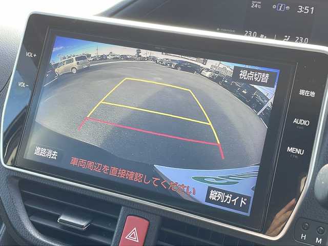 トヨタ ノア G 徳島県 2017(平29)年 11万km ブラック 純正10型ナビ　NSZN-Z66T/（ラジオ/DISC/SD/BT/フルセグ）/12.1型フリップダウンモニター　V12T-R66C/バックカメラ/ビルトインETC/クルーズコントロール/アイドリングストップ/純正15インチアルミホイール/LEDヘッドライト/純正ドアバイザー/フォグライト/両側電動スライドドア/純正フロアマット/スペアキー/ECO MODE/取扱説明書