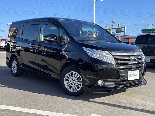 トヨタ ノア G 徳島県 2017(平29)年 11万km ブラック 純正10型ナビ　NSZN-Z66T/（ラジオ/DISC/SD/BT/フルセグ）/12.1型フリップダウンモニター　V12T-R66C/バックカメラ/ビルトインETC/クルーズコントロール/アイドリングストップ/純正15インチアルミホイール/LEDヘッドライト/純正ドアバイザー/フォグライト/両側電動スライドドア/純正フロアマット/スペアキー/ECO MODE/取扱説明書