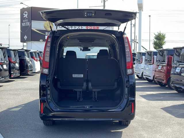トヨタ ノア G 徳島県 2017(平29)年 11万km ブラック 純正10型ナビ　NSZN-Z66T/（ラジオ/DISC/SD/BT/フルセグ）/12.1型フリップダウンモニター　V12T-R66C/バックカメラ/ビルトインETC/クルーズコントロール/アイドリングストップ/純正15インチアルミホイール/LEDヘッドライト/純正ドアバイザー/フォグライト/両側電動スライドドア/純正フロアマット/スペアキー/ECO MODE/取扱説明書