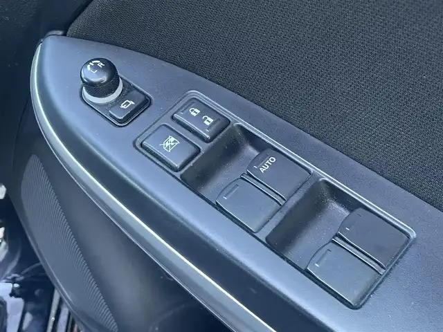 スズキ バレーノ XS 群馬県 2019(平31)年 6.8万km ミッドナイトブラックP Pioneerディスプレイオーディオ/（FM/AM/Bluetooth/CD/DVD/USB//Apple CarPlay/ Android Auto）/レーダーブレーキサポートII/アダプティブクルーズコントロール/Wエアバッグ/プッシュスタート/スマートキー/AAC/D+N席シートヒーター/ステアリングスイッチ/革巻きステアリング/インターバルタイマー調整式間欠ワイパー/電格ウインカーミラー/ヘッドライトレベライザー/オートライト/フォグランプ/HIDヘッドライト/ドアバイザー/純正16インチアルミホイール/純正フロアマット/前方ドラレコ/純正ETC/フットイルミネーション/社外スタッドレスタイヤ付きホイール4本車載/取扱説明書/スペアキー×1