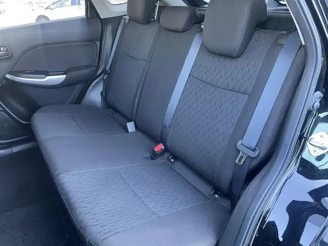 スズキ バレーノ XS 群馬県 2019(平31)年 6.8万km ミッドナイトブラックP Pioneerディスプレイオーディオ/（FM/AM/Bluetooth/CD/DVD/USB//Apple CarPlay/ Android Auto）/レーダーブレーキサポートII/アダプティブクルーズコントロール/Wエアバッグ/プッシュスタート/スマートキー/AAC/D+N席シートヒーター/ステアリングスイッチ/革巻きステアリング/インターバルタイマー調整式間欠ワイパー/電格ウインカーミラー/ヘッドライトレベライザー/オートライト/フォグランプ/HIDヘッドライト/ドアバイザー/純正16インチアルミホイール/純正フロアマット/前方ドラレコ/純正ETC/フットイルミネーション/社外スタッドレスタイヤ付きホイール4本車載/取扱説明書/スペアキー×1