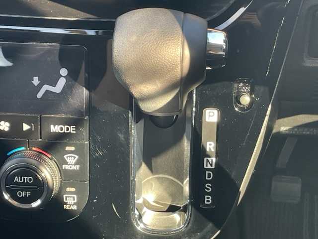 ダイハツ キャスト スタイル GプライムコレSAⅢ 茨城県 2018(平30)年 6.6万km プラムブラウンクリスタルマイカ 純正ナビ /-BT/AM/FM/CD/TV/衝突軽減システム /バックカメラ /コーナーセンサー /LEDヘッドライト /スマートキー /ハーフレザーシート /シートヒーター /オートマチックハイビーム /TVキャンセラー /アイドリングストップ/電動格納ミラー/純正アルミホイール/純正フロアマット