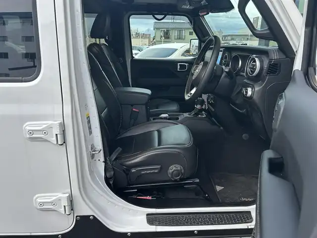 クライスラー・ジープ ジープ ラングラー アンリミテッド サハラ 石川県 2020(令2)年 5.8万km 白 黒革シート/シートヒーター/衝突軽減ブレーキ/アダプティブクルーズコントロール/ブラインドスポットモニター/純正ナビ/フルセグTV/AppleCarPlay/バックカメラ/クリアランスソナー/LEDヘッドライト/ALPINEサウンド