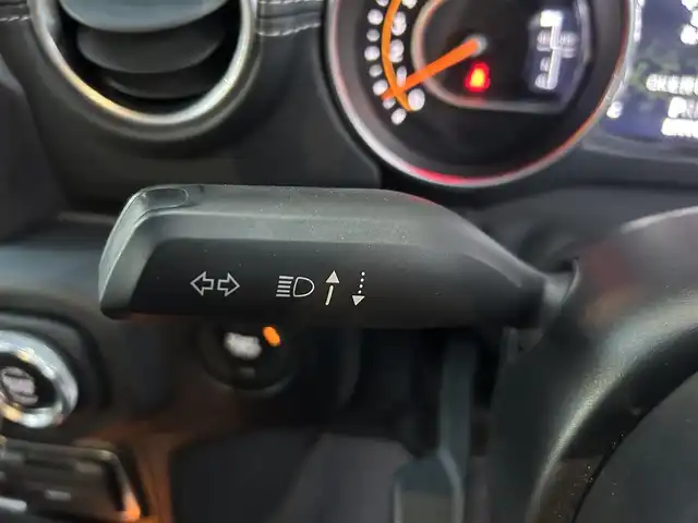 クライスラー・ジープ ジープ ラングラー アンリミテッド サハラ 石川県 2020(令2)年 5.8万km 白 黒革シート/シートヒーター/衝突軽減ブレーキ/アダプティブクルーズコントロール/ブラインドスポットモニター/純正ナビ/フルセグTV/AppleCarPlay/バックカメラ/クリアランスソナー/LEDヘッドライト/ALPINEサウンド