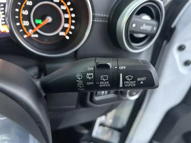 クライスラー・ジープ ジープ ラングラー アンリミテッド サハラ 石川県 2020(令2)年 5.8万km 白 黒革シート/シートヒーター/衝突軽減ブレーキ/アダプティブクルーズコントロール/ブラインドスポットモニター/純正ナビ/フルセグTV/AppleCarPlay/バックカメラ/クリアランスソナー/LEDヘッドライト/ALPINEサウンド