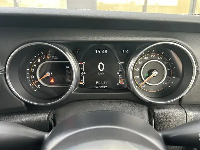 クライスラー・ジープ ジープ ラングラー アンリミテッド サハラ 石川県 2020(令2)年 5.8万km 白 黒革シート/シートヒーター/衝突軽減ブレーキ/アダプティブクルーズコントロール/ブラインドスポットモニター/純正ナビ/フルセグTV/AppleCarPlay/バックカメラ/クリアランスソナー/LEDヘッドライト/ALPINEサウンド