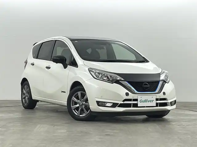 日産 ノート e－パワー メダリスト Bアロー 福島県 2019(平31)年 3.7万km ブリリアントホワイトパール/スーパーブラック 2トーン 衝突軽減/・踏み間違い防止/・ハイビームアシスト/・車線逸脱警報/・ふらつき警報/・標識認識/・クリアランスソナー/純正7インチナビ/・フルセグ/TV/BT/SD/USB/CD/DVD/FM/AM/バックカメラ/・全方位カメラ/追従走行付きクルーズコントロール/LEDオートライト/・フォグライト/ハーフレザー/純正アルミホイール付きサマータイヤ/ETC/ドラレコ/純正フロアマット/ウィンカーミラー/・オートミラー/デジタルインナーミラー/プッシュスタート/・スマートキー/・スペアキー