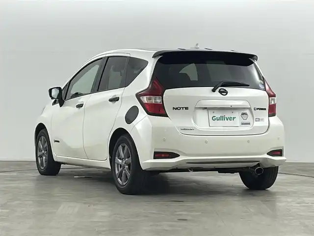 日産 ノート e－パワー メダリスト Bアロー 福島県 2019(平31)年 3.7万km ブリリアントホワイトパール/スーパーブラック 2トーン 衝突軽減/・踏み間違い防止/・ハイビームアシスト/・車線逸脱警報/・ふらつき警報/・標識認識/・クリアランスソナー/純正7インチナビ/・フルセグ/TV/BT/SD/USB/CD/DVD/FM/AM/バックカメラ/・全方位カメラ/追従走行付きクルーズコントロール/LEDオートライト/・フォグライト/ハーフレザー/純正アルミホイール付きサマータイヤ/ETC/ドラレコ/純正フロアマット/ウィンカーミラー/・オートミラー/デジタルインナーミラー/プッシュスタート/・スマートキー/・スペアキー