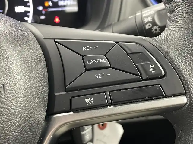 日産 ノート e－パワー メダリスト Bアロー 福島県 2019(平31)年 3.7万km ブリリアントホワイトパール/スーパーブラック 2トーン 衝突軽減/・踏み間違い防止/・ハイビームアシスト/・車線逸脱警報/・ふらつき警報/・標識認識/・クリアランスソナー/純正7インチナビ/・フルセグ/TV/BT/SD/USB/CD/DVD/FM/AM/バックカメラ/・全方位カメラ/追従走行付きクルーズコントロール/LEDオートライト/・フォグライト/ハーフレザー/純正アルミホイール付きサマータイヤ/ETC/ドラレコ/純正フロアマット/ウィンカーミラー/・オートミラー/デジタルインナーミラー/プッシュスタート/・スマートキー/・スペアキー