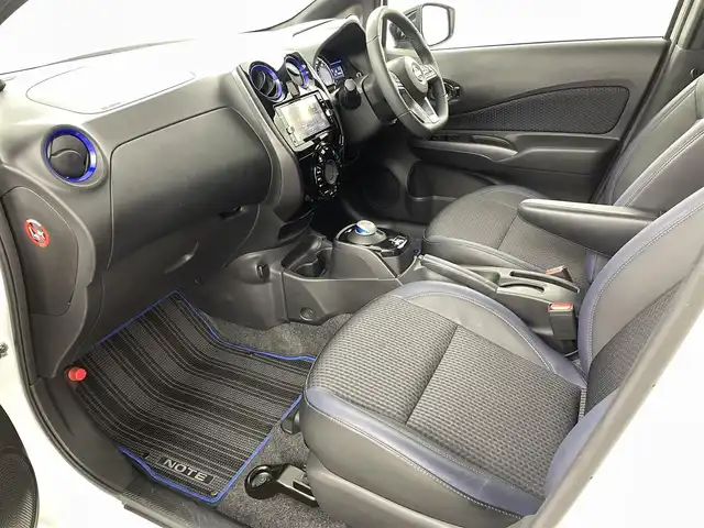 日産 ノート e－パワー メダリスト Bアロー 福島県 2019(平31)年 3.7万km ブリリアントホワイトパール/スーパーブラック 2トーン 衝突軽減/・踏み間違い防止/・ハイビームアシスト/・車線逸脱警報/・ふらつき警報/・標識認識/・クリアランスソナー/純正7インチナビ/・フルセグ/TV/BT/SD/USB/CD/DVD/FM/AM/バックカメラ/・全方位カメラ/追従走行付きクルーズコントロール/LEDオートライト/・フォグライト/ハーフレザー/純正アルミホイール付きサマータイヤ/ETC/ドラレコ/純正フロアマット/ウィンカーミラー/・オートミラー/デジタルインナーミラー/プッシュスタート/・スマートキー/・スペアキー