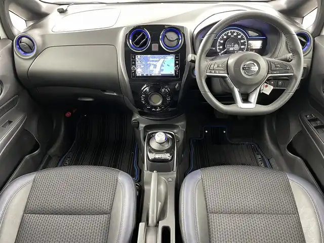 日産 ノート e－パワー メダリスト Bアロー 福島県 2019(平31)年 3.7万km ブリリアントホワイトパール/スーパーブラック 2トーン 衝突軽減/・踏み間違い防止/・ハイビームアシスト/・車線逸脱警報/・ふらつき警報/・標識認識/・クリアランスソナー/純正7インチナビ/・フルセグ/TV/BT/SD/USB/CD/DVD/FM/AM/バックカメラ/・全方位カメラ/追従走行付きクルーズコントロール/LEDオートライト/・フォグライト/ハーフレザー/純正アルミホイール付きサマータイヤ/ETC/ドラレコ/純正フロアマット/ウィンカーミラー/・オートミラー/デジタルインナーミラー/プッシュスタート/・スマートキー/・スペアキー