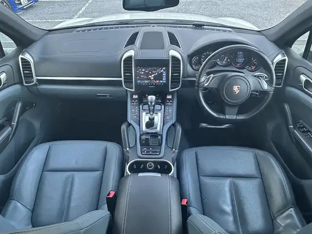 ポルシェ カイエン 千葉県 2011(平23)年 7.2万km 白 ワンオーナー/正規ディーラー点検記録簿8枚/クラリオン製ナビ/フルセグTV/Bluetoothオーディオ/バックカメラ/ETC/フロントドライブレコーダー/前席シートヒーター/クルーズコントロール/アイドリングストップ/電動パーキングブレーキ/AW付スタッドレス有/スペアキー有/保証書/取扱説明書/ナビ取扱説明書