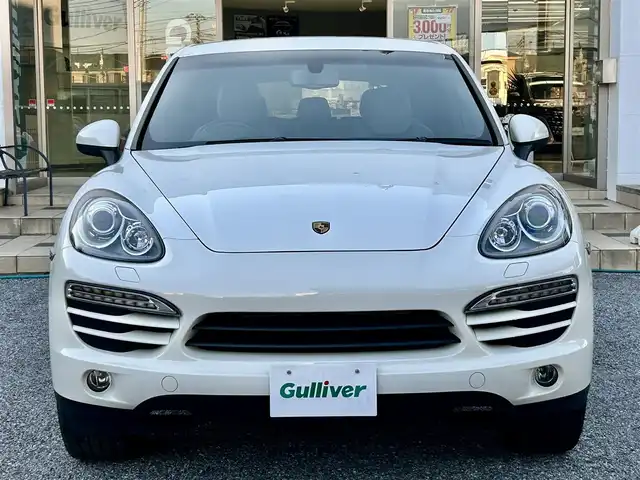 ポルシェ カイエン 千葉県 2011(平23)年 7.2万km 白 ワンオーナー/正規ディーラー点検記録簿8枚/クラリオン製ナビ/フルセグTV/Bluetoothオーディオ/バックカメラ/ETC/フロントドライブレコーダー/前席シートヒーター/クルーズコントロール/アイドリングストップ/電動パーキングブレーキ/AW付スタッドレス有/スペアキー有/保証書/取扱説明書/ナビ取扱説明書