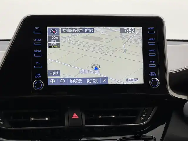 トヨタ Ｃ－ＨＲ G 三重県 2020(令2)年 3万km ホワイトパールクリスタルシャイン ハイブリッド/FF/フロアCVT/純正 8インチディスプレイオーディオ＋ナビ/（AM/FM/USB/Bluetooth/Miracast/CarPlay/AndroidAuto）/【OP】パノラミックビューモニター/ドライブレコーダー 前後/ビルトイン ETC/Toyota Safety Sense/・プリクラッシュセーフティ［PCS］/・レーンディパーチャーアラート［LDA］（ステアリング制御付）/・オートハイビーム［AHB］/・レーダークルーズ（全車速追従機能付）/・ブラインドスポットモニター［BSM］/・インテリジェント クリアランスソナー/・リヤクロストラフィックオートブレーキ［パーキングサポートブレーキ（静止物・後方接近車両）］/装備/・【OP】寒冷地仕様/　・ウインドシールドデアイサー、リヤフォグランプ、PTCヒーター、ヒーターリヤダクトなど/・ハーフレザーシート/・シートヒーター（D/N）/・左右独立オートエアコン/・オートライト/・LEDヘッドライト/・LEDフロント&リヤフォグランプ/・雨滴感応式フロントワイパー/・純正18inAW/・保/取/ナビ取/マルチ取/・予備スマートキーx1/・純正リモコンエンジンスターターx1