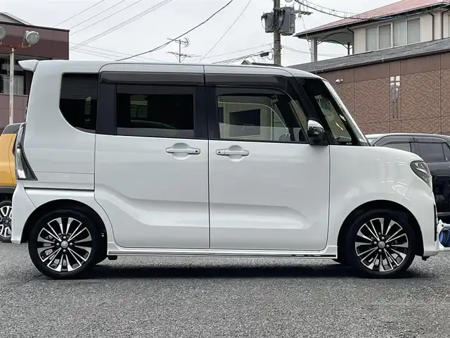 ダイハツ タント カスタム RS 福岡県 2020(令2)年 7.7万km シャイニングホワイトパール ワンオーナー/黒ハーフレザーシート/純正SDナビ【NSZN-Y700DS】/(AM/FM/CD/DVD/Bluetooth/フルセグTV)/パノラミックビューモニター/ビルトインETC/両側パワースライドドア/ナビ連動型純正前後ドライブレコーダー【DRN-H70N】/ミラー型GPSレーダー探知機CELLSTAR【AR-G20M】/コーナーセンサー/オートライト/ロングスライドスイッチ/スマートアシスト/盗難防止装置/横滑り防止機能/D/N席シートヒーター/USBジャック/純正１５インチアルミホイール/純正フロアマット/電格ウィンカーミラー/アイドリングストップ/フロントフォグランプ/ステアリングスイッチ/ドアバイザー/保証書/取扱説明書/ナビ取扱説明書/スペアキー×１