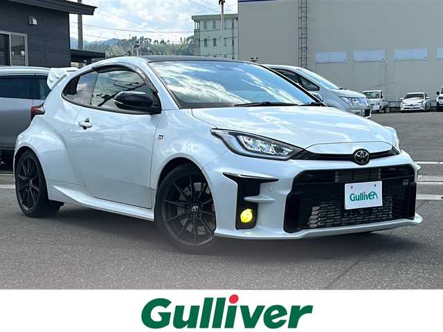 トヨタ ＧＲヤリス RZ ハイパフォーマンス 秋田県 2021(令3)年 3.4万km プラチナホワイトパールマイカ 登録時走行距離33495km/４WD/純正HDDナビ/Bluetooth/社外メーター/バックカメラ/フルセグTV/ETC2.0/クルーズコントロール/ディスプレイオーディオ/前後コーナーセンサー/横滑り防止装置/盗難防止装置/レーンキープアシスト/衝突被害軽減システム/純正AW/フロントリア社外タワーバー/社外エアクリーナ/格納ウィンカーミラー/LEDヘッドライト/フォグランプ