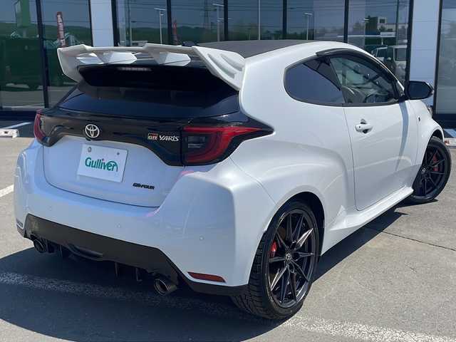 トヨタ ＧＲヤリス RZ ハイパフォーマンス 道東・釧路十勝 2021(令3)年 3.4万km プラチナホワイトパールマイカ ・４WD/・純正ディスプレイオーディオ/（ナビ・AM・FM・BT・USB・Miracast・フルセグ）/・バックカメラ/・スマートキー/・プッシュスタート/・社外メーター/・ETC2.0/・クルーズコントロール/・前後コーナーセンサー/・横滑り防止装置/・盗難防止装置/・レーンキープアシスト/・衝突被害軽減システム/・純正アルミホイール/・フロントリア社外タワーバー/・GRキャリパー/・社外エアクリーナー/・電動格納ウィンカーミラー/・LEDヘッドライト/・フォグランプ