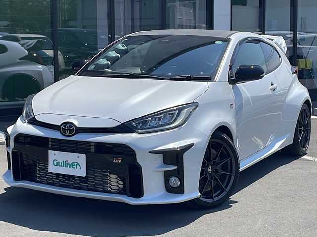 トヨタ ＧＲヤリス RZ ハイパフォーマンス 道東・釧路十勝 2021(令3)年 3.4万km プラチナホワイトパールマイカ ・４WD/・純正ディスプレイオーディオ/（ナビ・AM・FM・BT・USB・Miracast・フルセグ）/・バックカメラ/・スマートキー/・プッシュスタート/・社外メーター/・ETC2.0/・クルーズコントロール/・前後コーナーセンサー/・横滑り防止装置/・盗難防止装置/・レーンキープアシスト/・衝突被害軽減システム/・純正アルミホイール/・フロントリア社外タワーバー/・GRキャリパー/・社外エアクリーナー/・電動格納ウィンカーミラー/・LEDヘッドライト/・フォグランプ