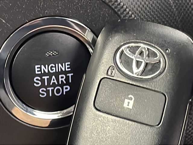 トヨタ ライズ G 新潟県 2020(令2)年 6.5万km ファイアークォーツレッドM 4WD/社外ナビ/　　フルセグ/CD/SD/BT/バックカメラ/LEDオートライト/Fフォグ/シートヒーター/ステアリングスイッチ/寒冷地仕様/ウィンカーミラー/電格ミラー/USBポート/純正アルミホイール付サマータイヤ車載/スマートキー