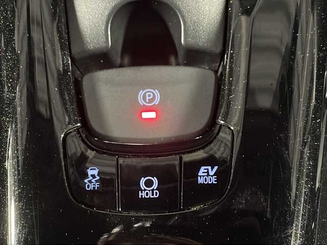 トヨタ Ｃ－ＨＲ G LEDエディション 福岡県 2018(平30)年 6.4万km ホワイトパールクリスタルシャイン 純正ナビ/レーダークルーズコントロール/Bluetooth/シートヒーター(運転席+助手席)/フルセグ/ETC/バックカメラ/前後コーナーセンサー/純正マット/DVD/HDMI/純正アルミ/ブラインドスポットモニター/RCTA/レーンキープアシスト/横滑り防止装置/盗難防止装置/衝突被害軽減システム/Wエアバッグ/カーテンエアバッグ/オートライト/オートハイビーム
