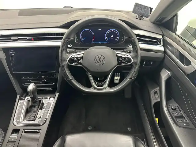 フォルクスワーゲン ＶＷ アルテオン TSI 4モーション Rラインアドバンス 兵庫県 2021(令3)年 3.5万km パール 純正ディスプレイオーディオ　/全方位モニター　/ビルトインＥＴＣ　/パーキングアシスト　/電子パーキング　/オートホールド　/レーンチェンジアシスト　/レーダークルーズコントロール　/ｈａｒｍａｎ／ｋａｒｂｏｎ/パワーシート/ガラスルーフ/コーナーセンサー/レザーシート/フロントアシスト/レーンキープアシスト/シートヒーター