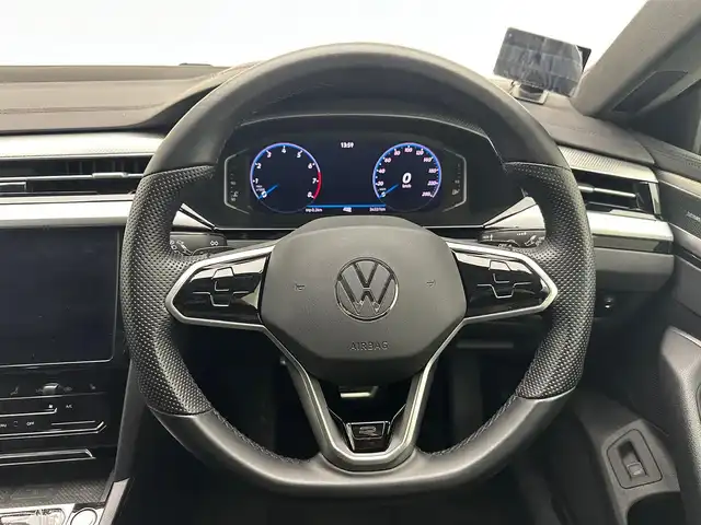 フォルクスワーゲン ＶＷ アルテオン TSI 4モーション Rラインアドバンス 兵庫県 2021(令3)年 3.5万km パール 純正ディスプレイオーディオ　/全方位モニター　/ビルトインＥＴＣ　/パーキングアシスト　/電子パーキング　/オートホールド　/レーンチェンジアシスト　/レーダークルーズコントロール　/ｈａｒｍａｎ／ｋａｒｂｏｎ/パワーシート/ガラスルーフ/コーナーセンサー/レザーシート/フロントアシスト/レーンキープアシスト/シートヒーター