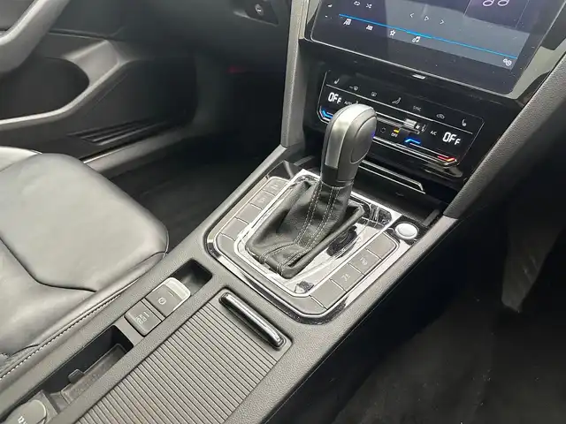 フォルクスワーゲン ＶＷ アルテオン TSI 4モーション Rラインアドバンス 兵庫県 2021(令3)年 3.5万km パール 純正ディスプレイオーディオ　/全方位モニター　/ビルトインＥＴＣ　/パーキングアシスト　/電子パーキング　/オートホールド　/レーンチェンジアシスト　/レーダークルーズコントロール　/ｈａｒｍａｎ／ｋａｒｂｏｎ/パワーシート/ガラスルーフ/コーナーセンサー/レザーシート/フロントアシスト/レーンキープアシスト/シートヒーター