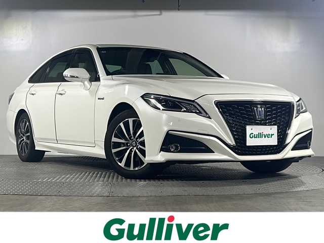 トヨタ クラウン ハイブリッド S Cパッケージ 沖縄県 2020(令2)年 2.8万km ホワイトパールクリスタルシャイン ワンオーナー/禁煙車/純正SDナビ/CD/DVD/SD/BT/フルセグ/バックカメラ/ビルトインETC/ドライブレコーダー/防眩インナーミラー/トヨタセーフティセンス/プリクラッシュセーフティ/レーンキープアシスト/レーダークルーズコントロール/クリアランスソナー/横滑り防止装置/ブラインドスポットモニター/オートマチックハイビーム/LEDヘッドライト/オートライト/ヘッドアップディスプレイ/アイドリングストップ/D+N席シートヒーター/D+N席パワーシート/ステアリングヒーター/純正17インチAW/純正フロアマット/プッシュスタート/スマートキー