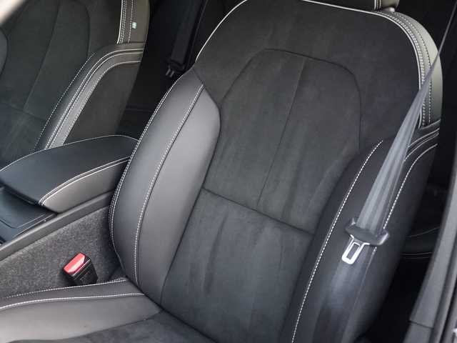 ボルボ ボルボ ＸＣ４０ B4 AWD Rデザイン 静岡県 2021(令3)年 2.9万km グレー インテリセーフ/衝突軽減ブレーキACC/レーンキープ BLIS/ブラックコントラストルーフ /純正ナビフルセグTV Bluetooth CarPlay対応/全方位カメラ/harman/kardonサラウンド/パワーバックドア /ハーフレザーシート シートヒーター /前席パワーシート運転席メモリー機能/ステアリングヒーター/DSRCETC