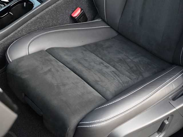 ボルボ ボルボ ＸＣ４０ B4 AWD Rデザイン 静岡県 2021(令3)年 2.9万km グレー インテリセーフ/衝突軽減ブレーキACC/レーンキープ BLIS/ブラックコントラストルーフ /純正ナビフルセグTV Bluetooth CarPlay対応/全方位カメラ/harman/kardonサラウンド/パワーバックドア /ハーフレザーシート シートヒーター /前席パワーシート運転席メモリー機能/ステアリングヒーター/DSRCETC
