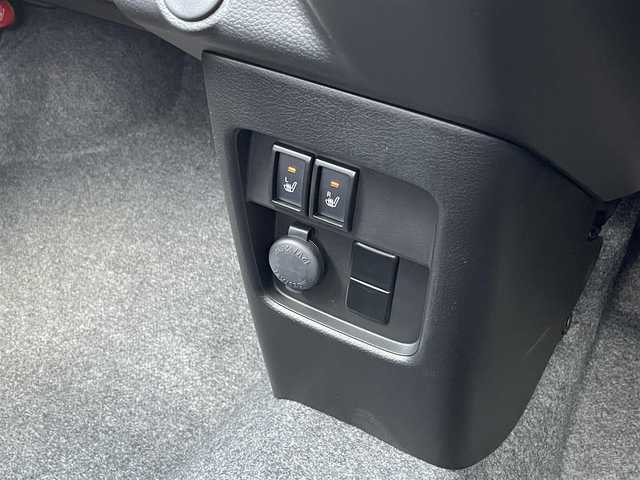 スズキ ハスラー HYBRID G 佐賀県 2025(令7)年 0.1万km未満 ピュアホワイトP LEDヘッドライト/・オートマチックハイビーム/シートヒーター/スマートキー/新車保証書/取扱説明書/スペアキー1本/スズキ セーフティサポート（全車標準装備）/・衝突被害軽減ブレーキ（デュアルカメラブレーキサポート）/・誤発進抑制機能（前方・後方）/・車線逸脱警報機能/・ふらつき警報機能/・先行車発進お知らせ機能/・後退時ブレーキサポート/・標識認識機能/・制動時の車両安定性確保/・ESP（車両走行安定補助システム）/・横滑り防止・トラクションコントロール