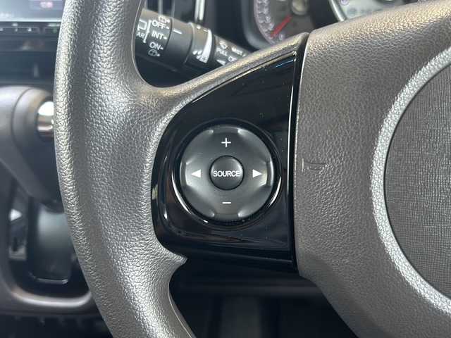 ホンダ Ｎ ＯＮＥ セレクト 静岡県 2018(平30)年 4.1万km ベージュⅡ 安全装備/・シティーブレーキアクティブシステム/純正ナビ/・ラジオ/・CD/DVD/フルセグTV/Bluetooth/SD/USB/ipod/主要装備/・シートヒーター　/・オートライト　/・ＥＴＣ　/・アイドリングストップ　/・ステアリングリモコン　/・ハーフレザーシート　/・スマートキー　/・プッシュスタート　/・バックカメラ　/・純正アルミホイール　/・ウッドパネル/・バックカメラ/・純正フロアマット