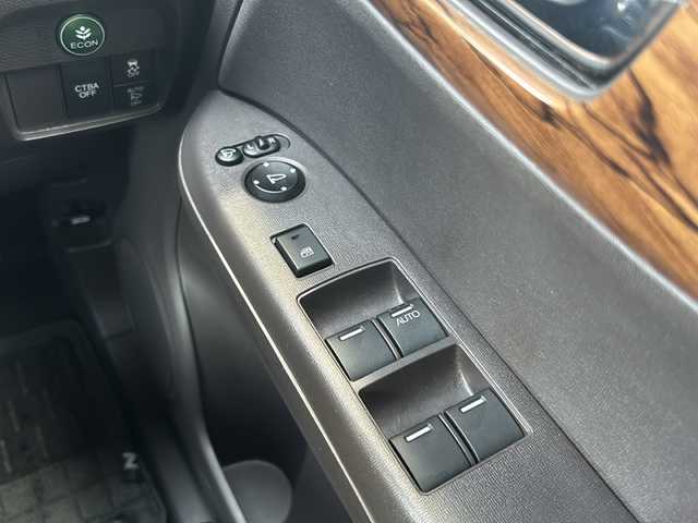 ホンダ Ｎ ＯＮＥ セレクト 静岡県 2018(平30)年 4.1万km ベージュⅡ 安全装備/・シティーブレーキアクティブシステム/純正ナビ/・ラジオ/・CD/DVD/フルセグTV/Bluetooth/SD/USB/ipod/主要装備/・シートヒーター　/・オートライト　/・ＥＴＣ　/・アイドリングストップ　/・ステアリングリモコン　/・ハーフレザーシート　/・スマートキー　/・プッシュスタート　/・バックカメラ　/・純正アルミホイール　/・ウッドパネル/・バックカメラ/・純正フロアマット