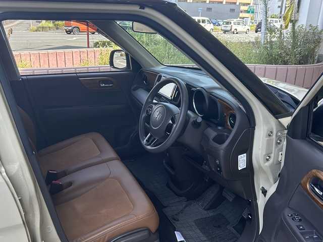 ホンダ Ｎ ＯＮＥ セレクト 静岡県 2018(平30)年 4.1万km ベージュⅡ 安全装備/・シティーブレーキアクティブシステム/純正ナビ/・ラジオ/・CD/DVD/フルセグTV/Bluetooth/SD/USB/ipod/主要装備/・シートヒーター　/・オートライト　/・ＥＴＣ　/・アイドリングストップ　/・ステアリングリモコン　/・ハーフレザーシート　/・スマートキー　/・プッシュスタート　/・バックカメラ　/・純正アルミホイール　/・ウッドパネル/・バックカメラ/・純正フロアマット