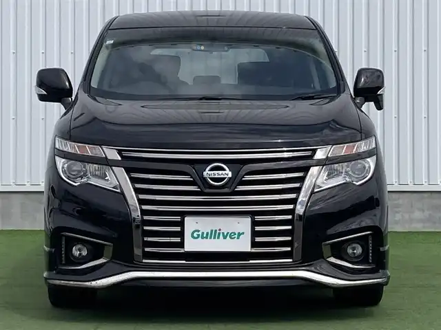 日産 エルグランド 250HWS アーバンクロム 香川県 2017(平29)年 5.7万km ファントムブラック 純正8インチナビ/フリップダウンモニター/両側パワースライドドア/ハーフレザーシート/ウッドコンビステアリング/ステアリングリモコン/レザー調シートカバー/LEDライト/フォグライト/スマートキー/プッシュスタート
