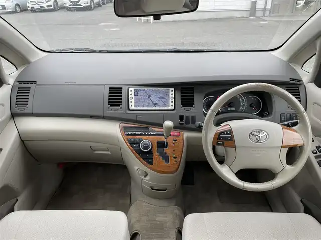 トヨタ アイシス L Gエディション 愛知県 2010(平22)年 8.5万km シルバーM /純正SDナビ//NSCN-W60//ワンセグ/AM/FM/AUX//ビルトインETC//片側パワースライドドア//純正ハロゲンライト//純正フロアマット//純正ドアバイザー//光軸上下調整ダイヤル//ステアスイッチ//電格ミラー//プッシュスタート//ISOFIX//ダブルエアバック//スマートキー//スペアキー1本//取扱説明書//ナビ説明書//保証書//記録簿(R5)