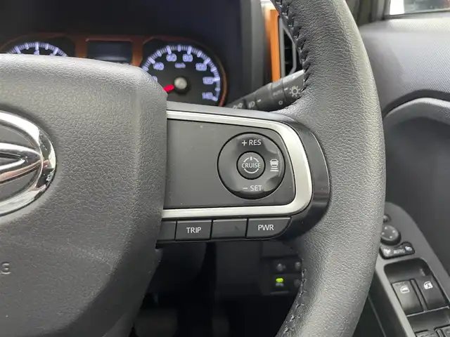ダイハツ タフト G ターボ 滋賀県 2020(令2)年 1万km フォレストカーキメタリック 純正7インチディスプレイオーディオ/【CD/DVD/USB/iPod/AUX】/バックカメラ/衝突軽減ブレーキ/追従クルーズコントロール/クリアランスソナー/ガラスルーフ/LEDヘッドライト/オートライト/オートマチックハイビーム/前後ドライブレコーダー/ETC/D/Nシートヒーター/電動パーキングブレーキ/オートブレーキホールド/純正フロアマット/ドアバイザー/プッシュスタート/スマートキー/ステアリングリモコン