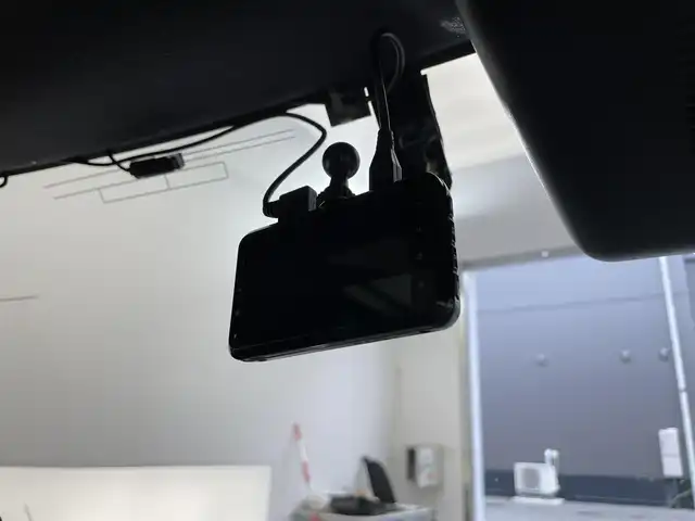 ダイハツ タフト G ターボ 滋賀県 2020(令2)年 1万km フォレストカーキメタリック 純正7インチディスプレイオーディオ/【CD/DVD/USB/iPod/AUX】/バックカメラ/衝突軽減ブレーキ/追従クルーズコントロール/クリアランスソナー/ガラスルーフ/LEDヘッドライト/オートライト/オートマチックハイビーム/前後ドライブレコーダー/ETC/D/Nシートヒーター/電動パーキングブレーキ/オートブレーキホールド/純正フロアマット/ドアバイザー/プッシュスタート/スマートキー/ステアリングリモコン