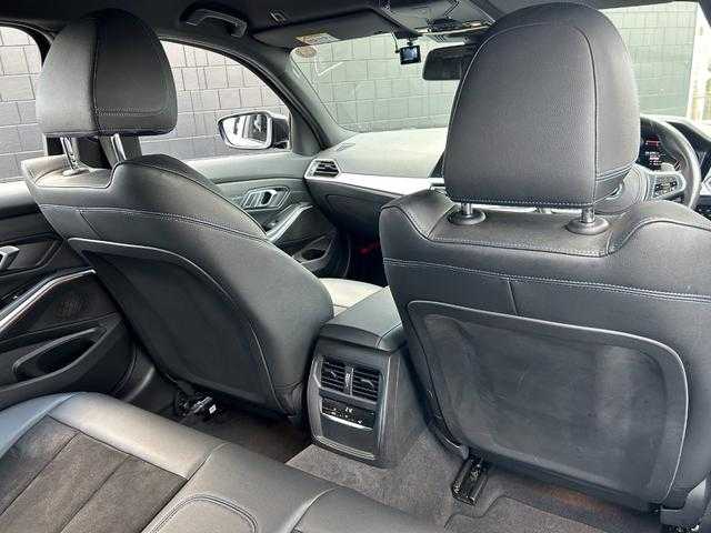 ＢＭＷ ３２０ｄ xDrive ツーリング Mスポーツ 埼玉県 2020(令2)年 2.3万km 黒 ワンオーナー/黒半革シート/ＡＣＣ/純正HDDナビ/（Bluetooth/USB/CD/DVD）/シートヒータ/パドルシフト/純正ミラーＥＴＣ/パワーバックドア/バックカメラ/電動リアゲート/オートマチックハイビーム