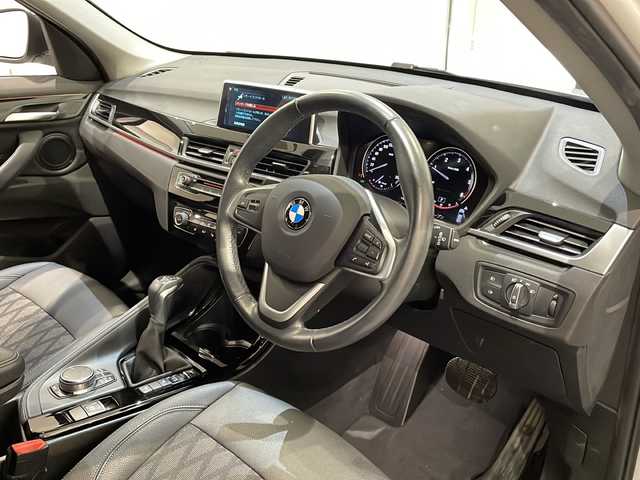 ＢＭＷ Ｘ１ xDrive 18d xライン 新潟県 2018(平30)年 4.4万km ミネラルホワイト DSC／ダイナミック・スタビリティ・コントロール/クルーズコントロール/PDC／パーク・ディスタンス・コントロール/パーキング・アシスト/シートヒーター/インテリジェントセーフティ/純正HDDナビ/(DVD/Bluetooth/USB)/バックカメラ/ミラー一体型ETC/ダウンヒルアシスト/純正18インチアルミホイール/LEDオートライト/シルバールーフレール/電格調整ミラー/ヒルクライムアシスト/横滑り防止機能/W/サイド/カーテンエアバッグ/ABS/スタッドレスタイヤ（純正ホイール）