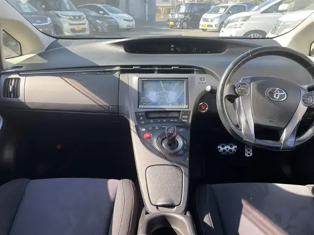 トヨタ プリウス S ツーリングセレ G’s 和歌山県 2014(平26)年 11.1万km ブラック (株)IDOMが運営する【じしゃロン和歌山店】の自社ローン専用車両になります。こちらは現金またはオートローンご利用時の価格です。自社ローンご希望の方は別途その旨お申付け下さい/純正HDDナビ(NHZN-X62G)/(HDD/BT/フルセグTV/SD/DISC)/バックカメラ/LEDヘッドライト/ＥＴＣ/革巻きハンドル/ステアリングスイッチ/スマートキー/スペアキーx1/純正18インチAW/純正フロアマット/ドアバイザー